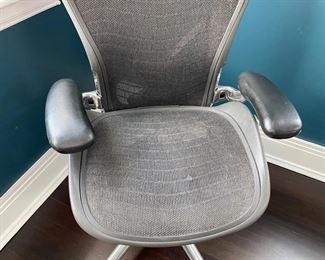  Herman Miller desk chair