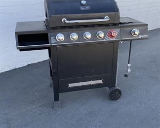 Black Dyna Glo Propane grill