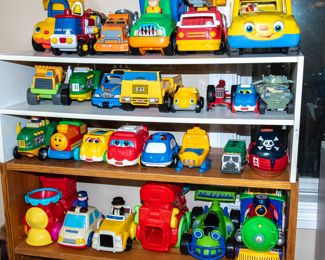 TONS OF TOYS