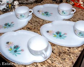 Mid Century Modern Atomic Flower snack set