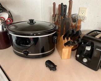 Crockpot and pig - Sold