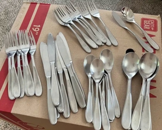 Hampton Silversmith China 235 Stainless- 40 pieces
