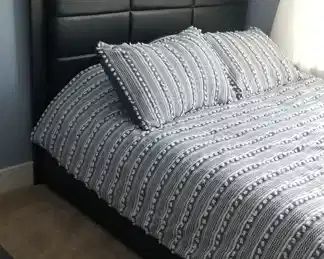 Handsome queen bed & bedding