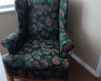 CHAIR MATCHES SOFA LIKE NEW