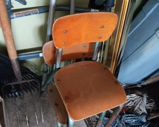 CHILDREN'S SCHOOL CHAIRS
