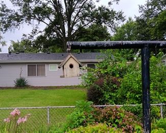 BIRD HOUSE