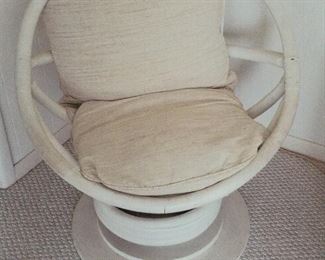 Rattan swivel chair
