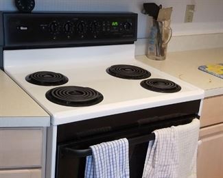 Gibson electric range; GE microwave oven