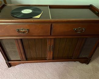 1960’s Magnavox Stereo console 