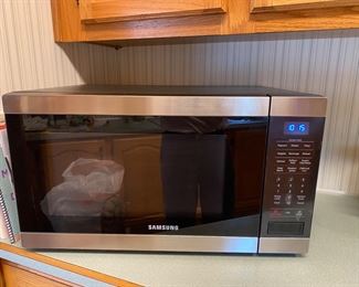 Like new microwave