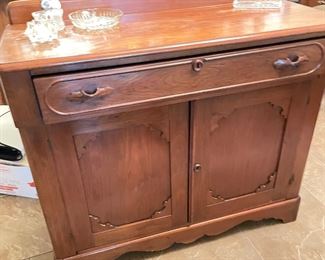 Antique Server. Pristine. This is much older than it looks, Late 1800's. (if you want to own a nice antique, this is your chance...