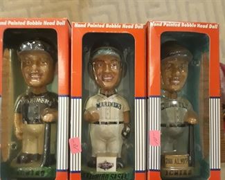 Hand painted
Bobble head  figures 
Baseball