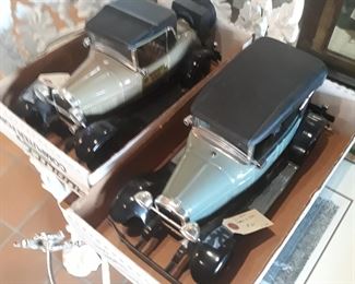 Jom Beam Decanters 
Vintage Automobiles 