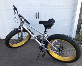 Mongoose Adult Malus 26" Fat Tire Mountain Bike