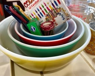 PYREX Primary Colors Mixing Bowl Set