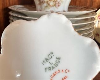 Haviland & Co Limoges - Sugar Bowl, Pitcher, 10 Dinner Plates