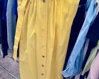 Strait Lane Yellow Sleevless Button Up Blouse