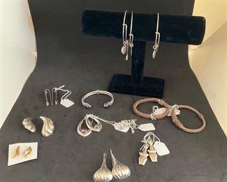 GORGEOUS JOHN HARDY BRACELETS