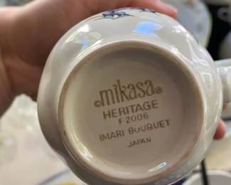 Mikasa Heritage - Imari Bouquet Fine China
