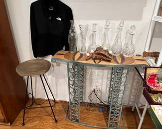 I love this little metal and stained wood mosaic bar… This thing is awesome