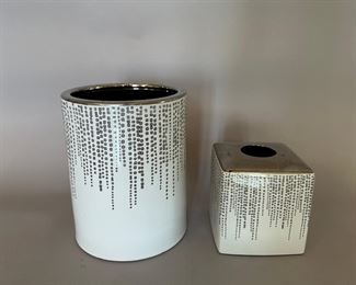 Signature Brand Bathroom Waste Basket And Matching Tissue Holder
