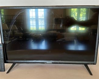 VIZIO D-Series 24" Class (23.5"), HD Smart TV