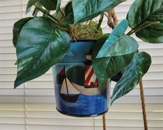 Decorative plant hanger
