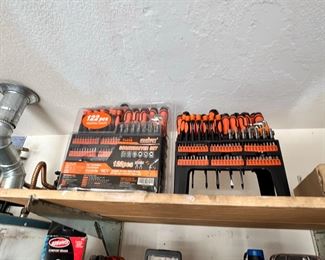 122 piece Screwdriver Set