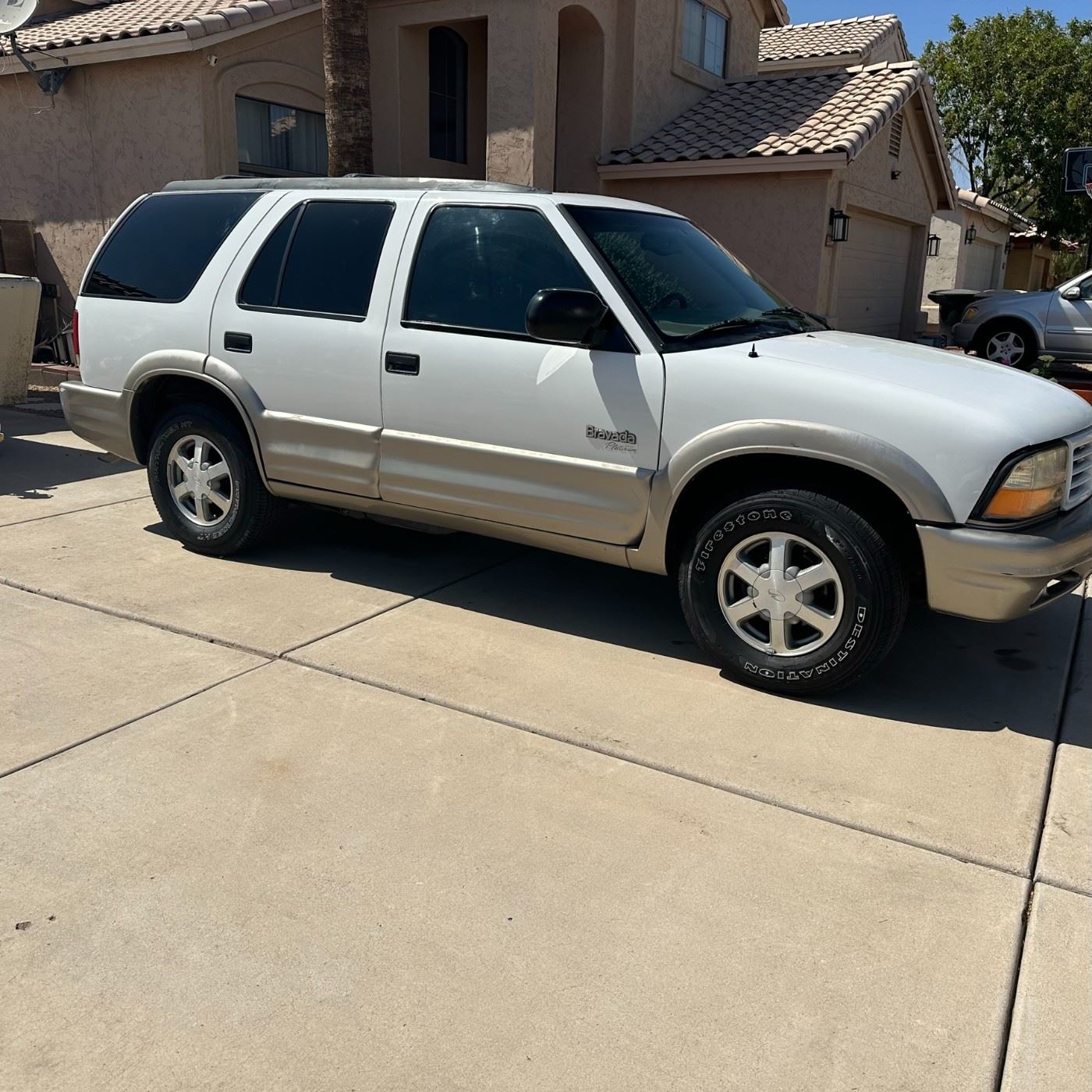 2000 Oldsmobile Bravada Smart Trek   142,000 miles Priced at $5000 (FIRM)   Just got done being fully serviced 