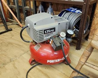 This air compressor pushes 135psi and comes with attached hose. Additional varying size hoses also available!