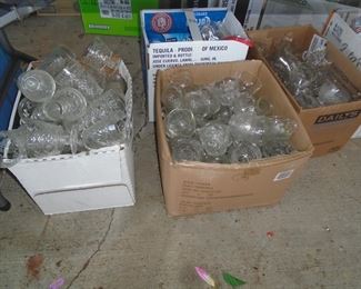 So much glassware that some are box lots