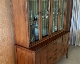 MCM DREXEL Heritage Meridian Display Cabinet