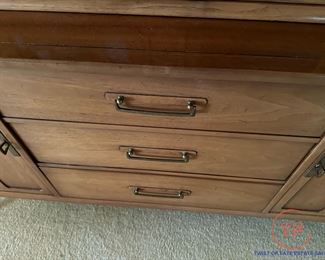 MCM DREXEL Heritage Meridian Display Cabinet