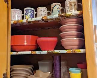 Melamine, Tupperware