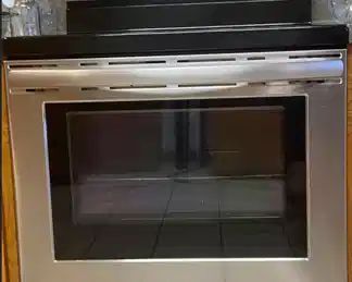 Frigidaire Glass top Stove