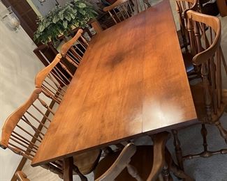 Drop leaf dinging table and chairs