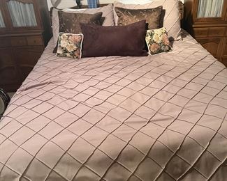 Adjustable comfort bed