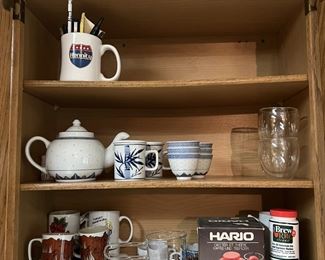 Coffee makers, vinage mugs