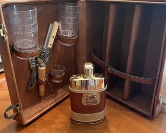 Portable bar case, flask