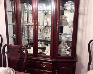 Beautiful Thomasville lighted hutch
