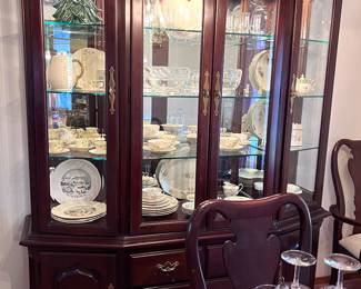 Beautiful Thomasville lighted hutch