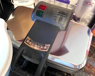 Vitantonio Premier Belgian Waffler maker