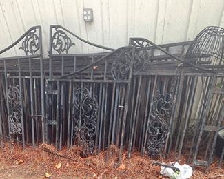 Wrought iron fencing/decorative pieces