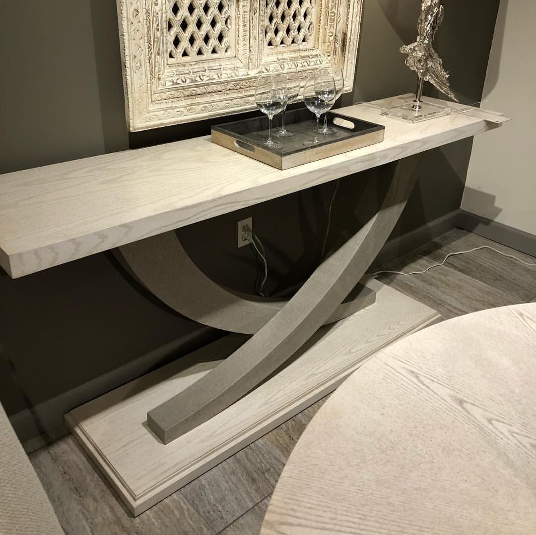 Marge Carson Ensemble Console -$600

Retail $2,698