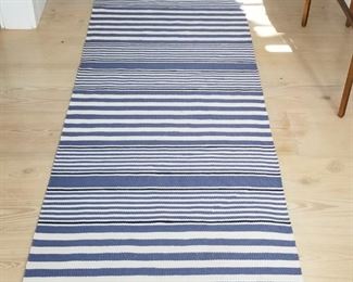 Blue & white runner