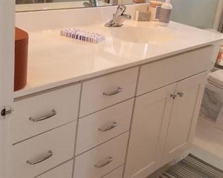 Bath vanity