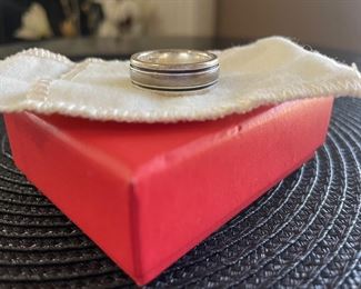 $26 - James Avery Ring (as is - scratches & needs polishing)