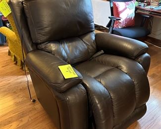 LaZBoy Pinnacle Rocker/Power Recliner….works great!
