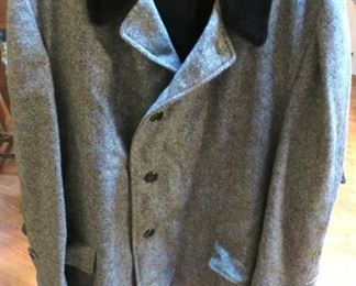 Lord Essex Regal Men's Shop Man in Wool Coat
