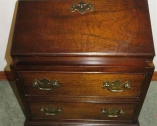 Childs/Salesmen's Sample Small Slant Top Drop Leaf Desk Chest of Drawers 